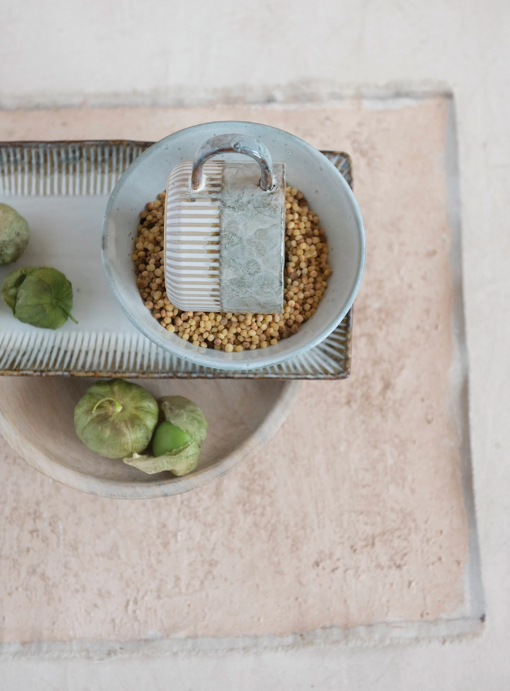 Stoneware Mug with Crimped Bottom