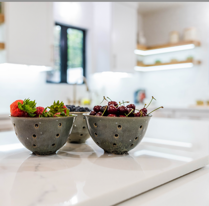 Stoneware Berry Bowl with Glaze